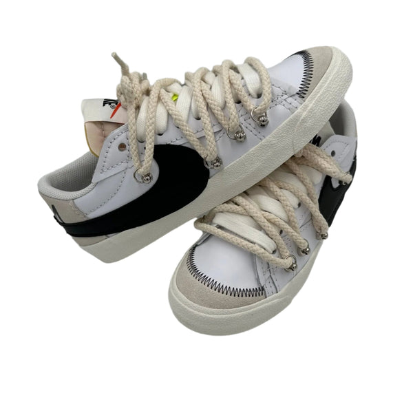 シューズ NIKE BLAZER LOW '77 JUMBO WNTR NIKE BLAZER LOW '77 JUMBO WNTR | White Men's Sneakers | YOOX